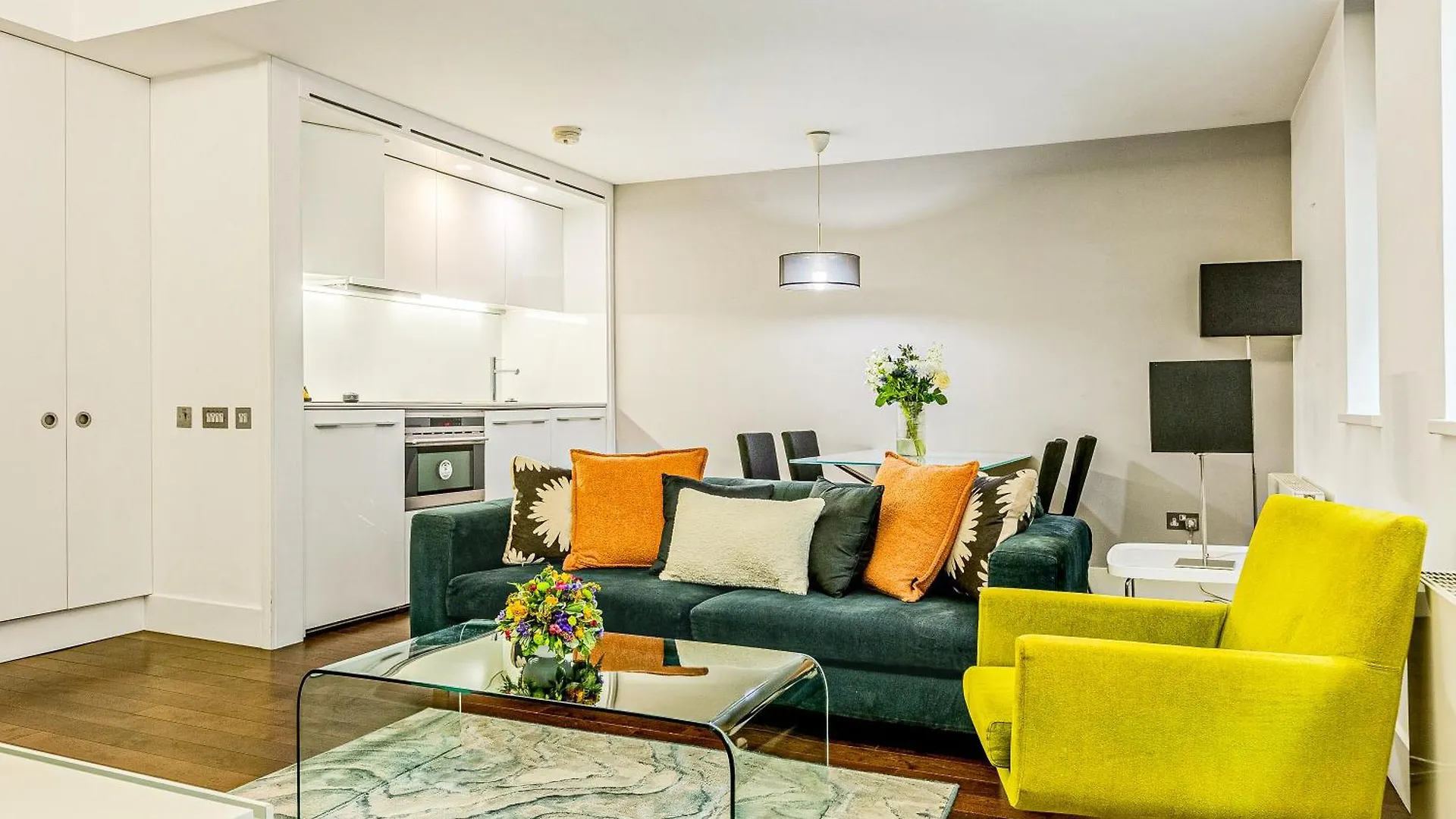 Stunning Serviced Apartments, Steps From Monument Station 伦敦