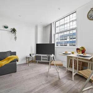Apartment In The Heart Of The - Aldgate Zone 1, London