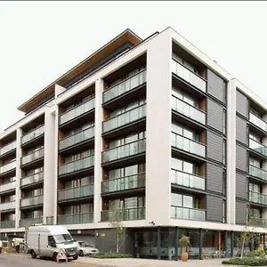 Apartament 2bed Stratford With Easy Access To London, O2, Excel, Parking Nearby, Londyn