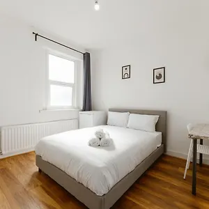  Casa de hóspedes Leyton Comfy Double -50