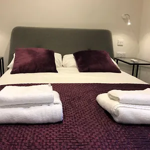 Apartment Widegate Residential, London