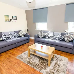 Apartament View Flat @ Liverpool St., Londyn