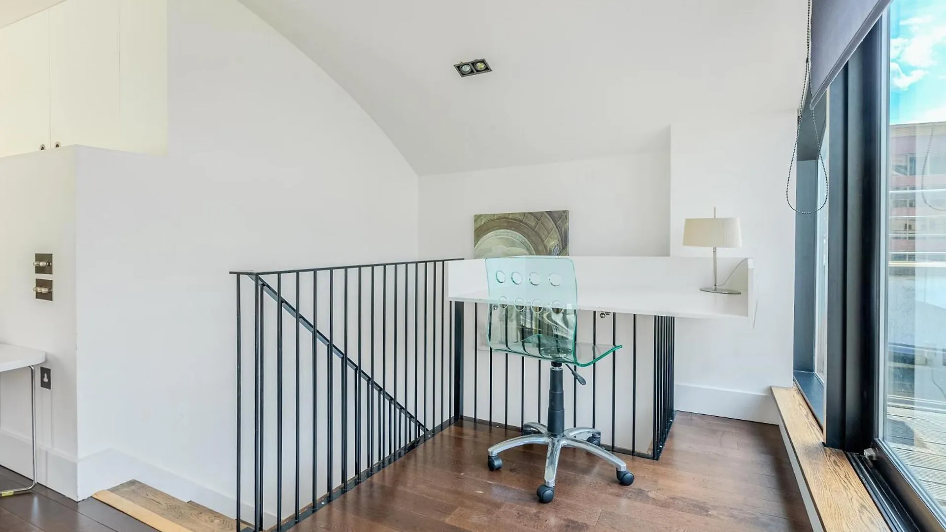 Stunning Serviced Apartments, Steps From Monument Station London Apartment
