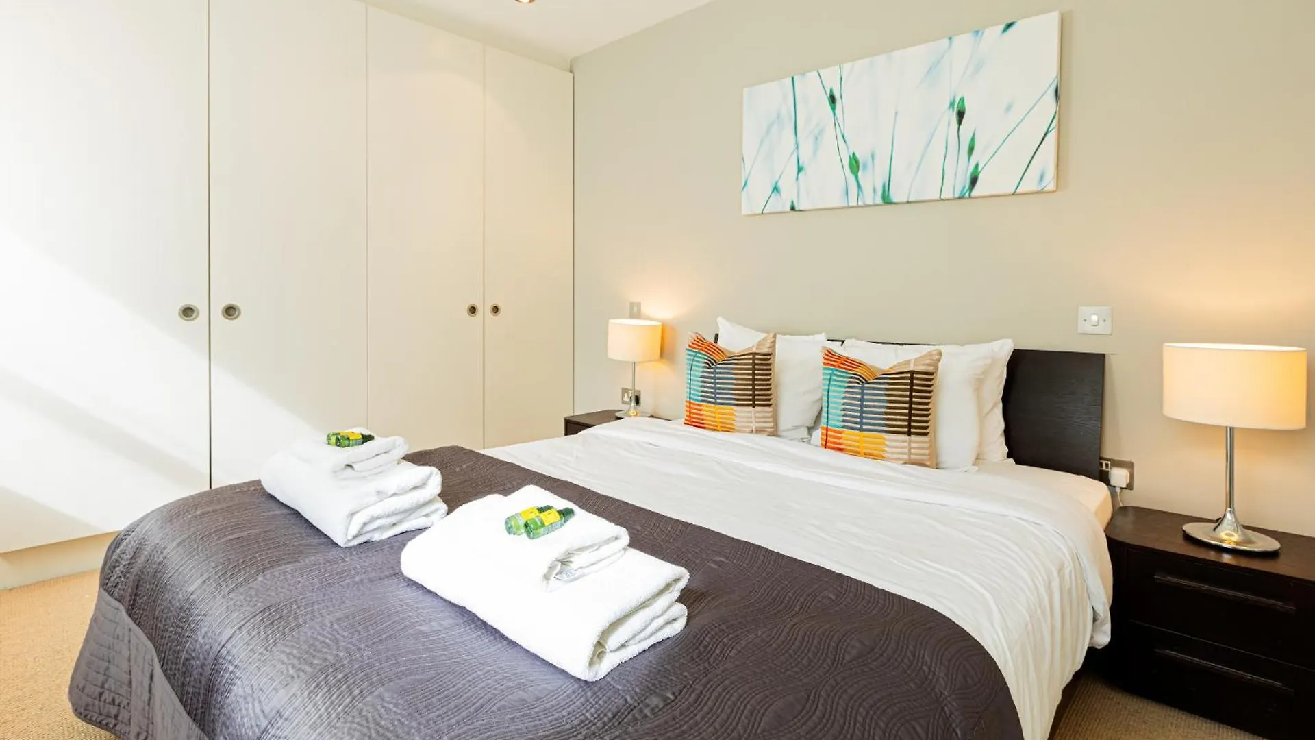 Stunning Serviced Apartments, Steps From Monument Station London United Kingdom