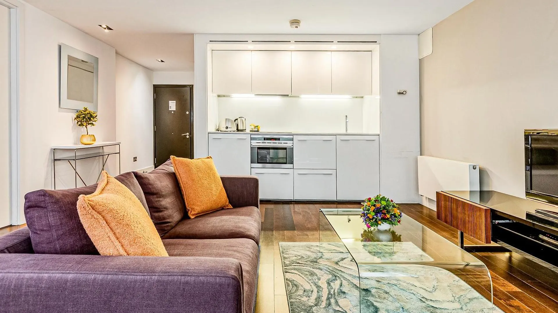 Apartment Stunning Serviced Apartments, Steps From Monument Station London United Kingdom