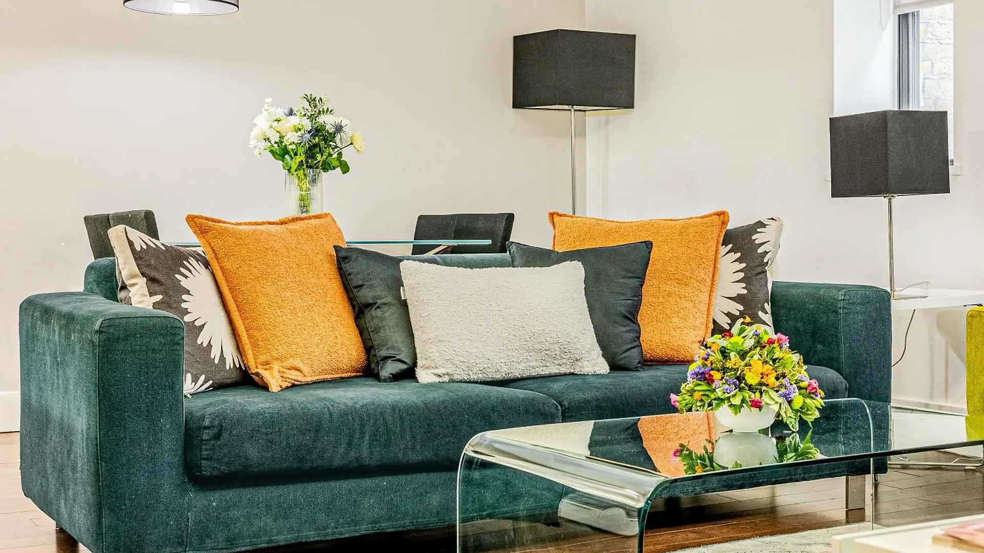 Apartment Stunning Serviced Apartments, Steps From Monument Station London United Kingdom