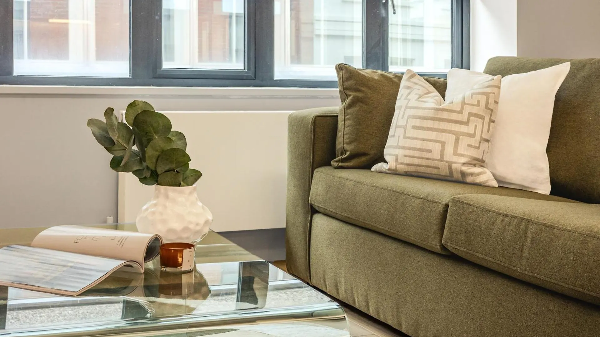 Stunning Serviced Apartments, Steps From Monument Station London 0*,