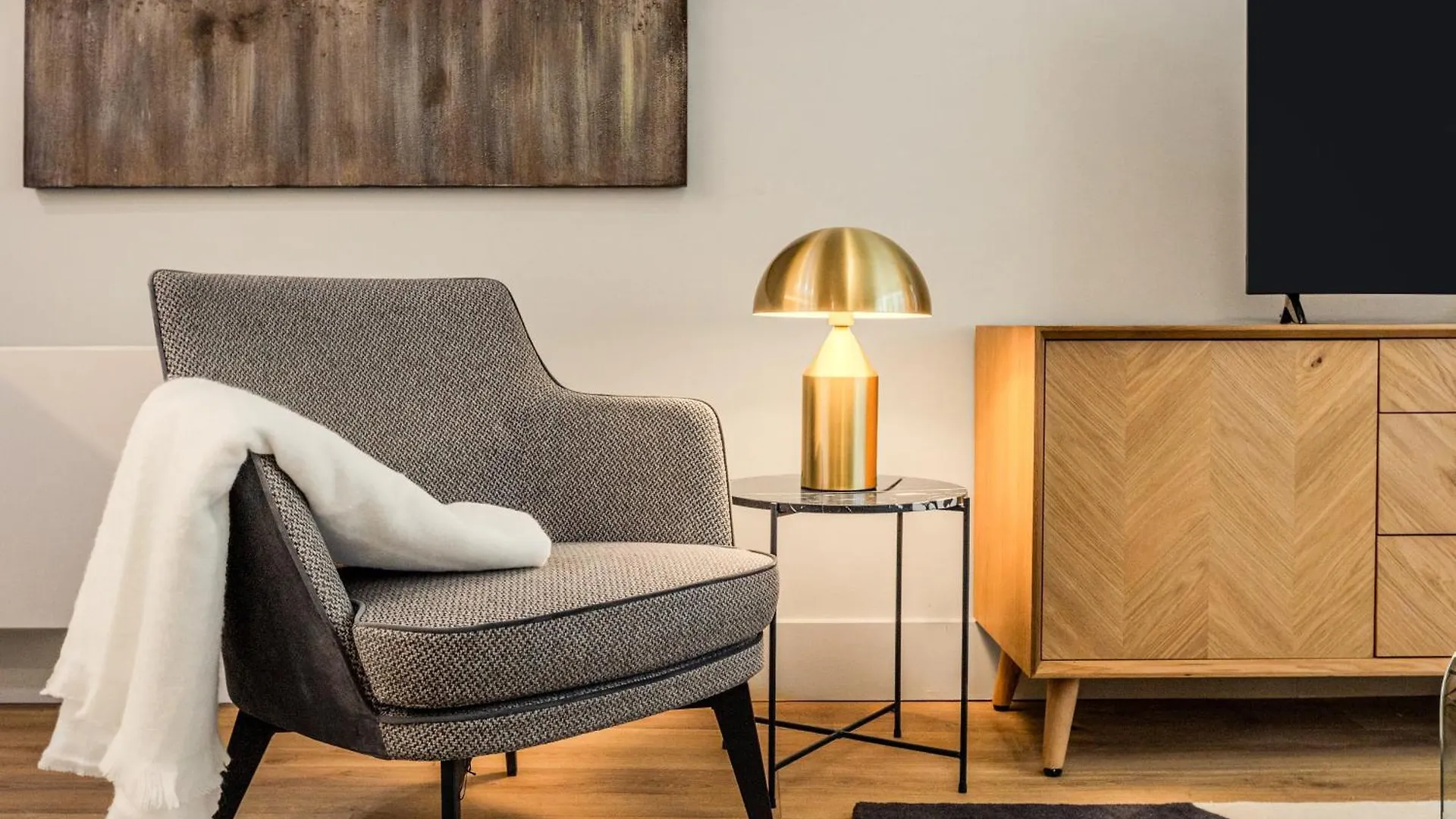 Stunning Serviced Apartments, Steps From Monument Station London