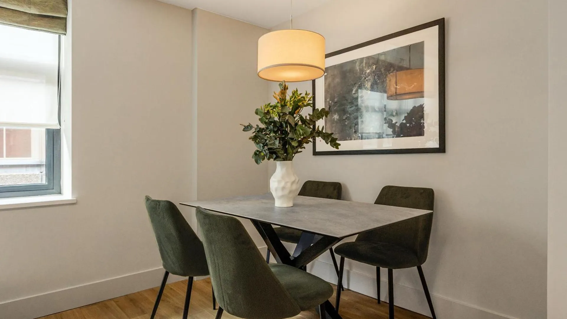 Stunning Serviced Apartments, Steps From Monument Station London United Kingdom